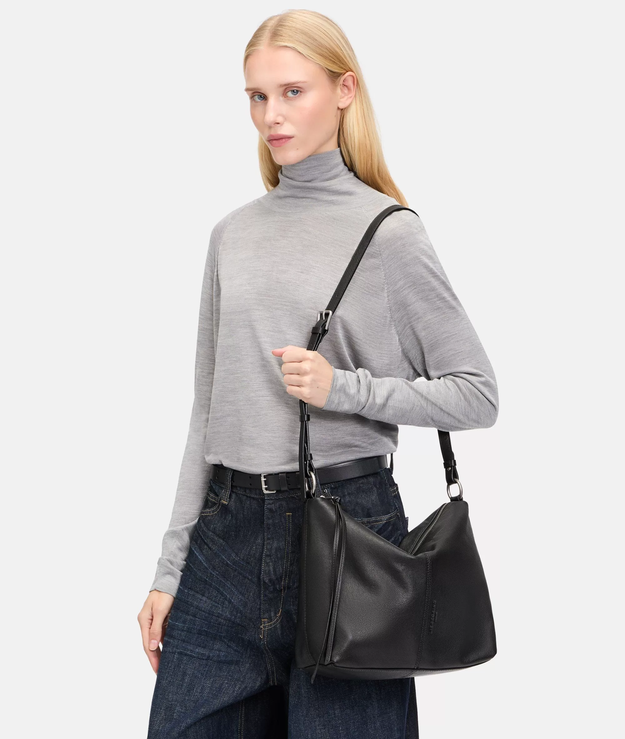 LIEBESKIND BERLIN  Schultertaschen<Aissa Hobo M schwarz