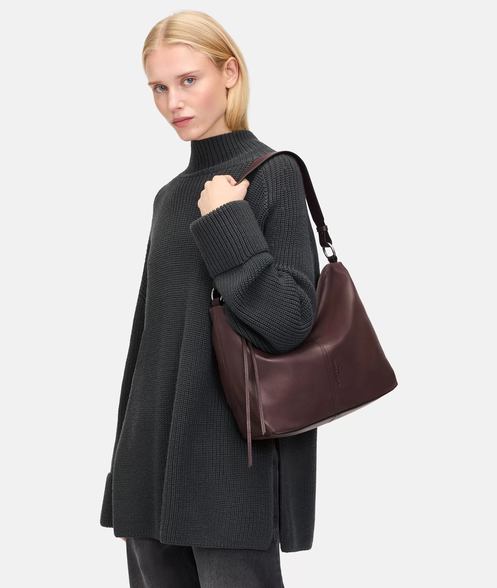 LIEBESKIND BERLIN  Schultertaschen<Aissa Hobo M bordeaux