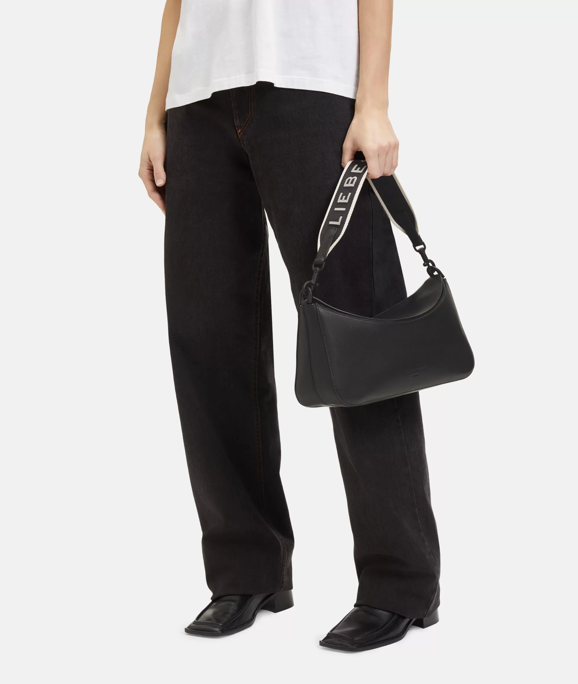 LIEBESKIND BERLIN  Ledertaschen | Schultertaschen<Alessa Shoulder-Bag S schwarz