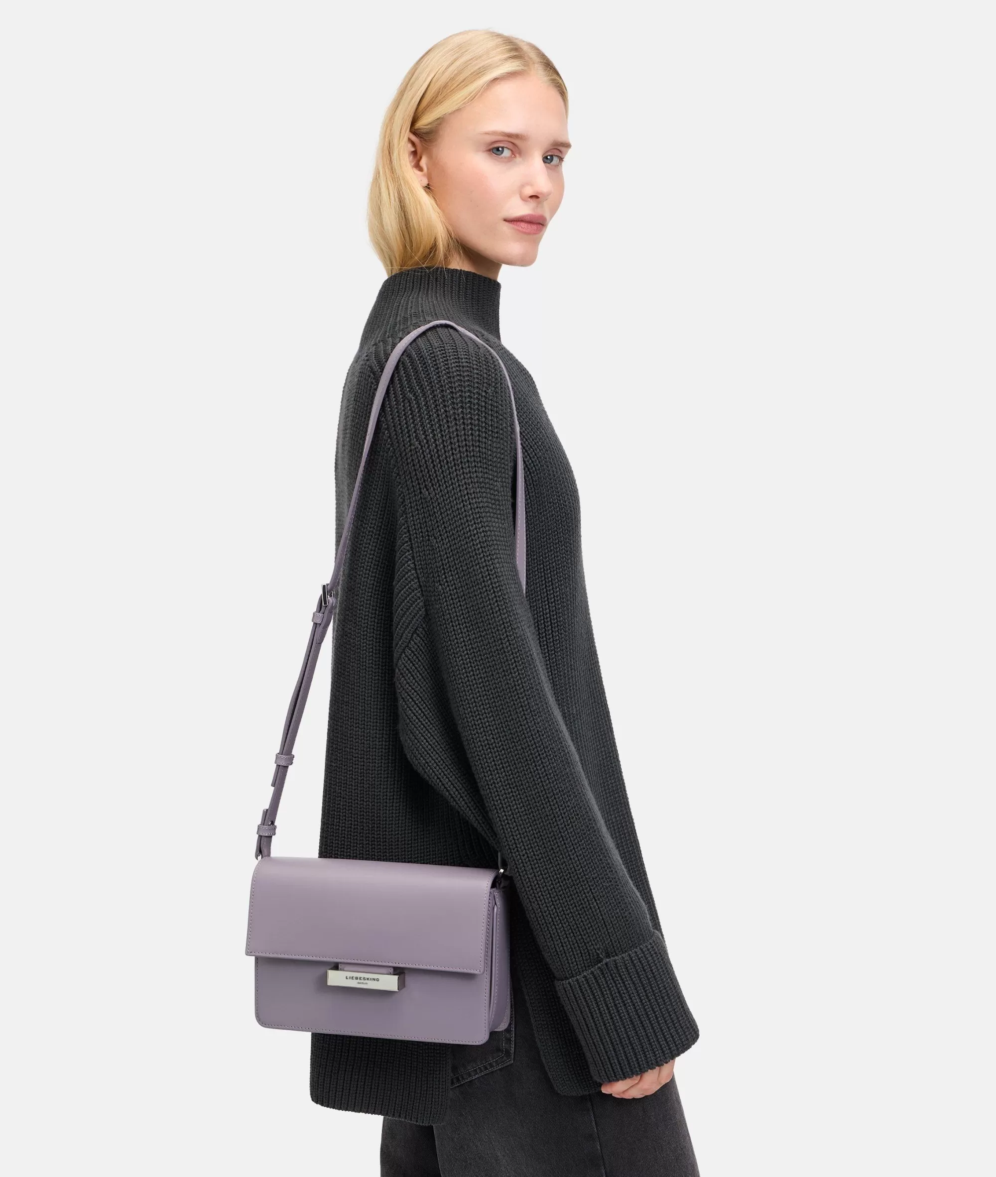 LIEBESKIND BERLIN  Ledertaschen | Umhängetaschen<Alex Crossbody M lavendel