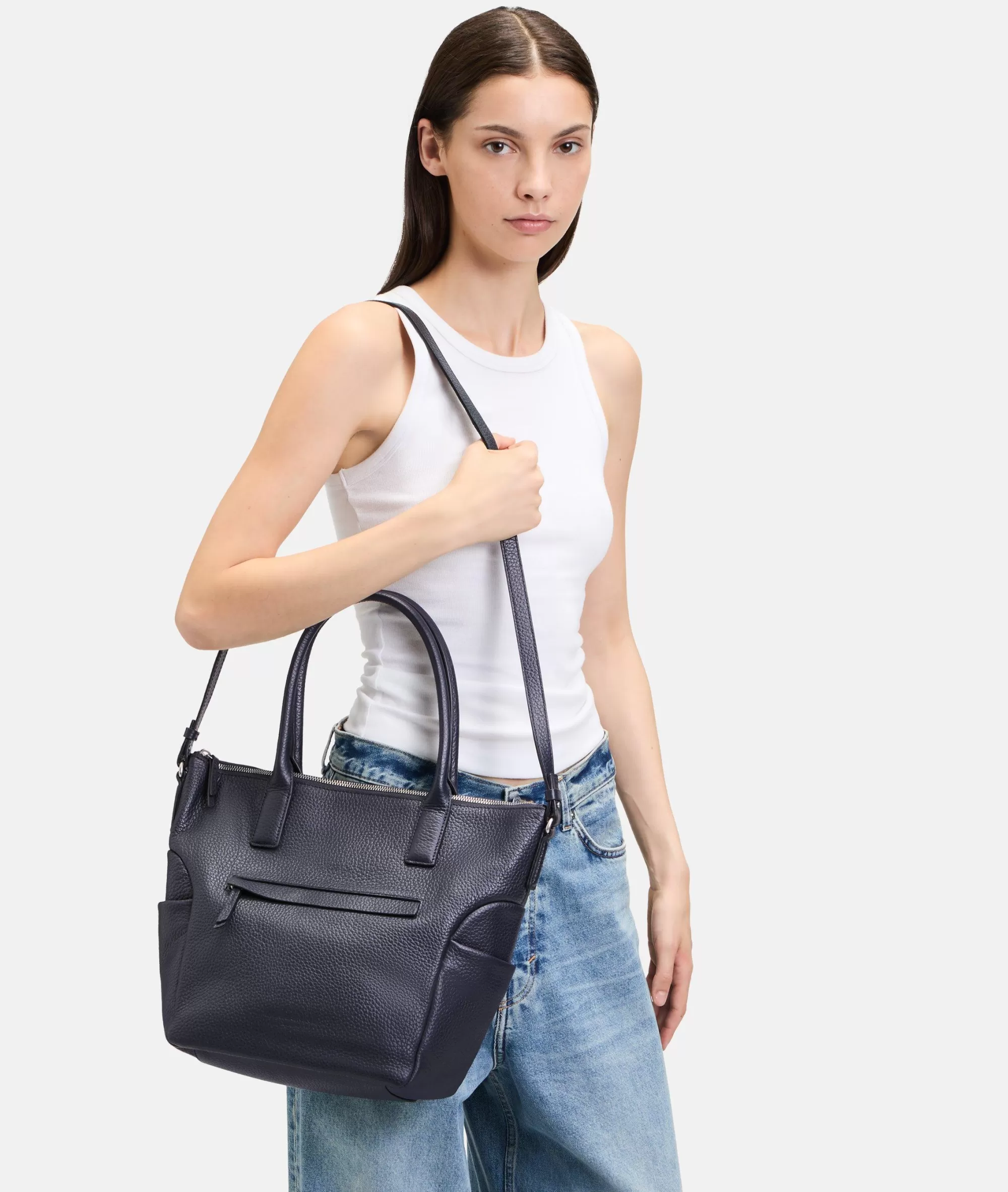 LIEBESKIND BERLIN  Ledertaschen | Schultertaschen<Annie Satchel M navy
