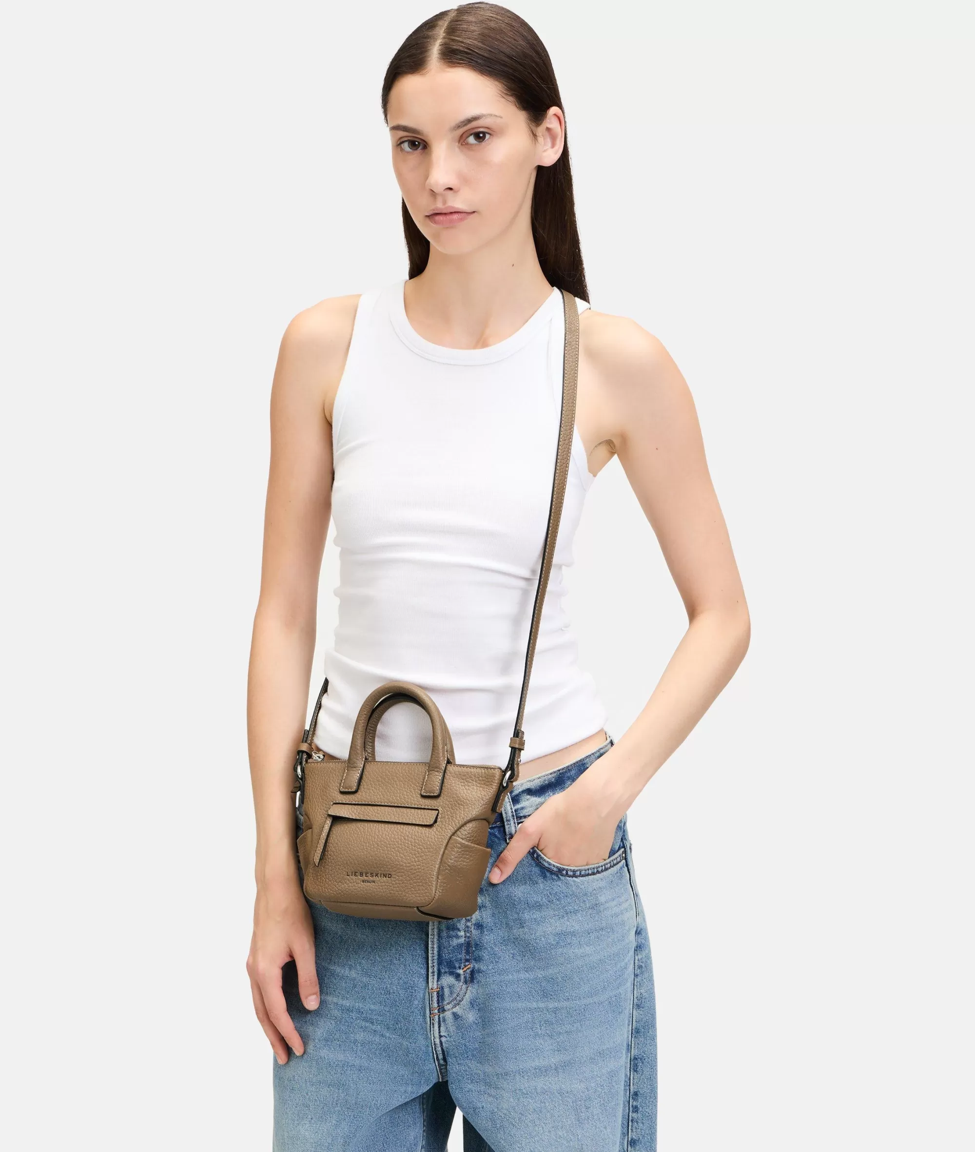 LIEBESKIND BERLIN  Ledertaschen | Schultertaschen<Annie Satchel XS sandstein