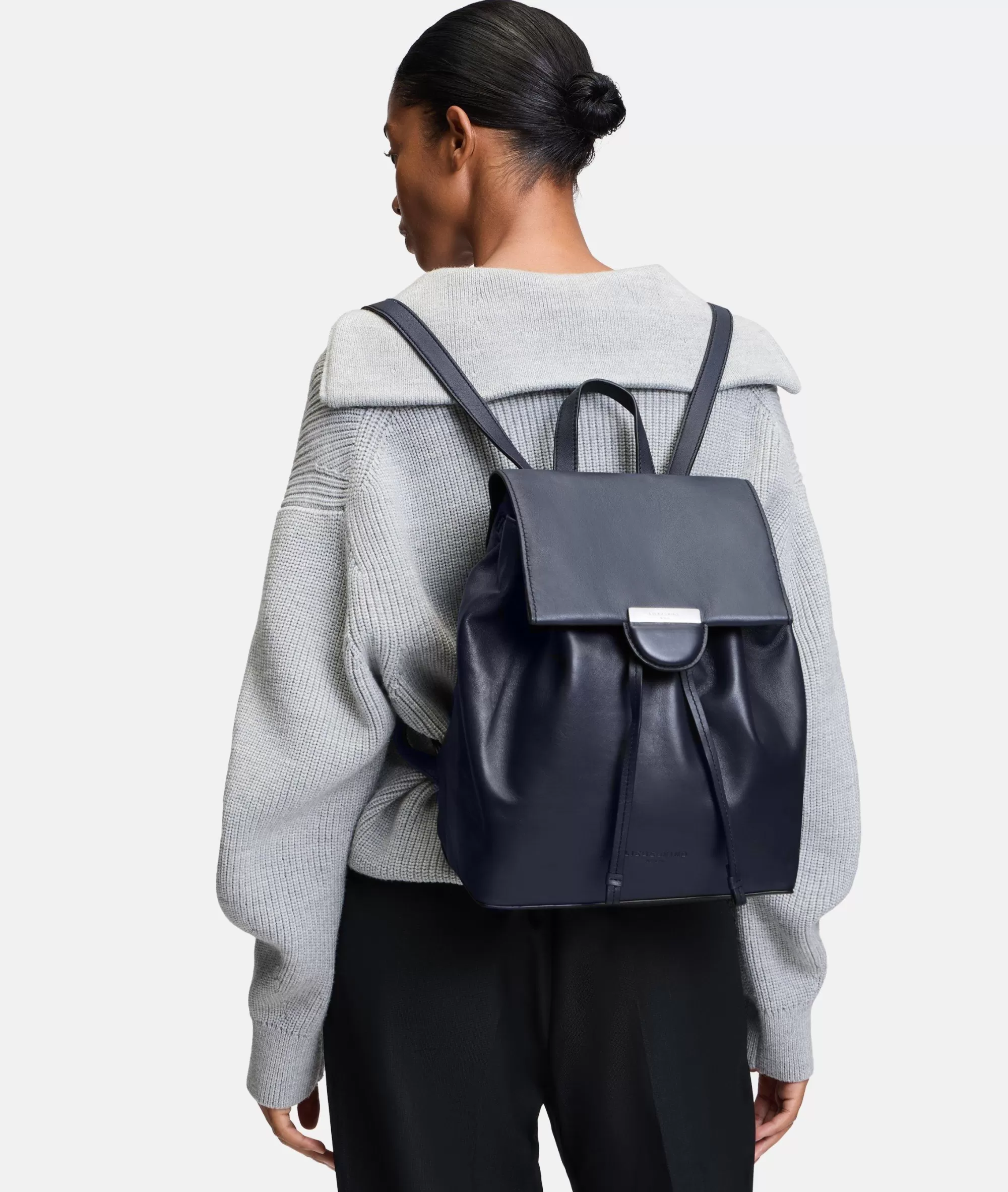 LIEBESKIND BERLIN  Ledertaschen | Rucksäcke<Brigid Backpack M navy