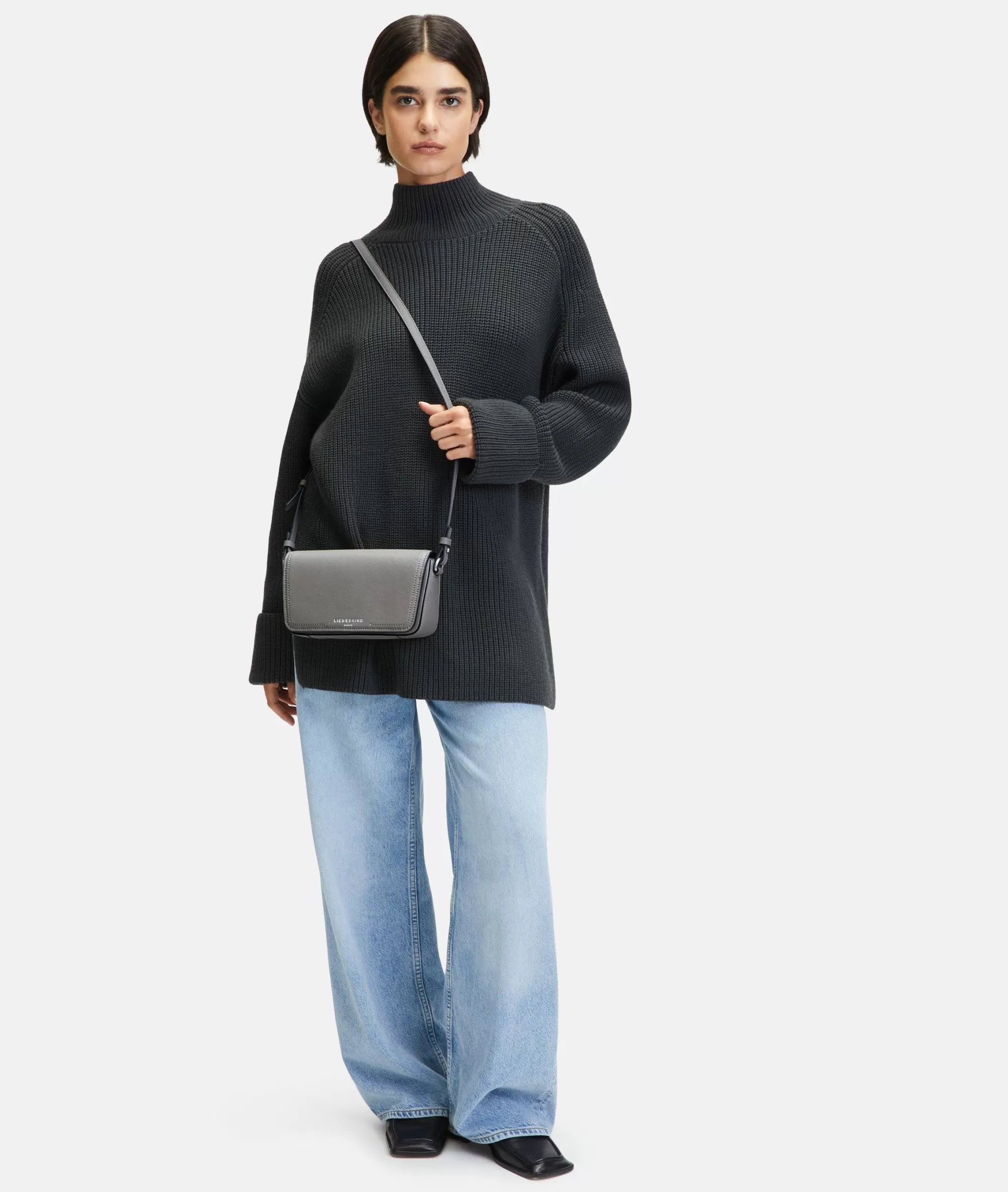LIEBESKIND BERLIN  Ledertaschen | Umhängetaschen<Chudy Crossbody S taubengrau