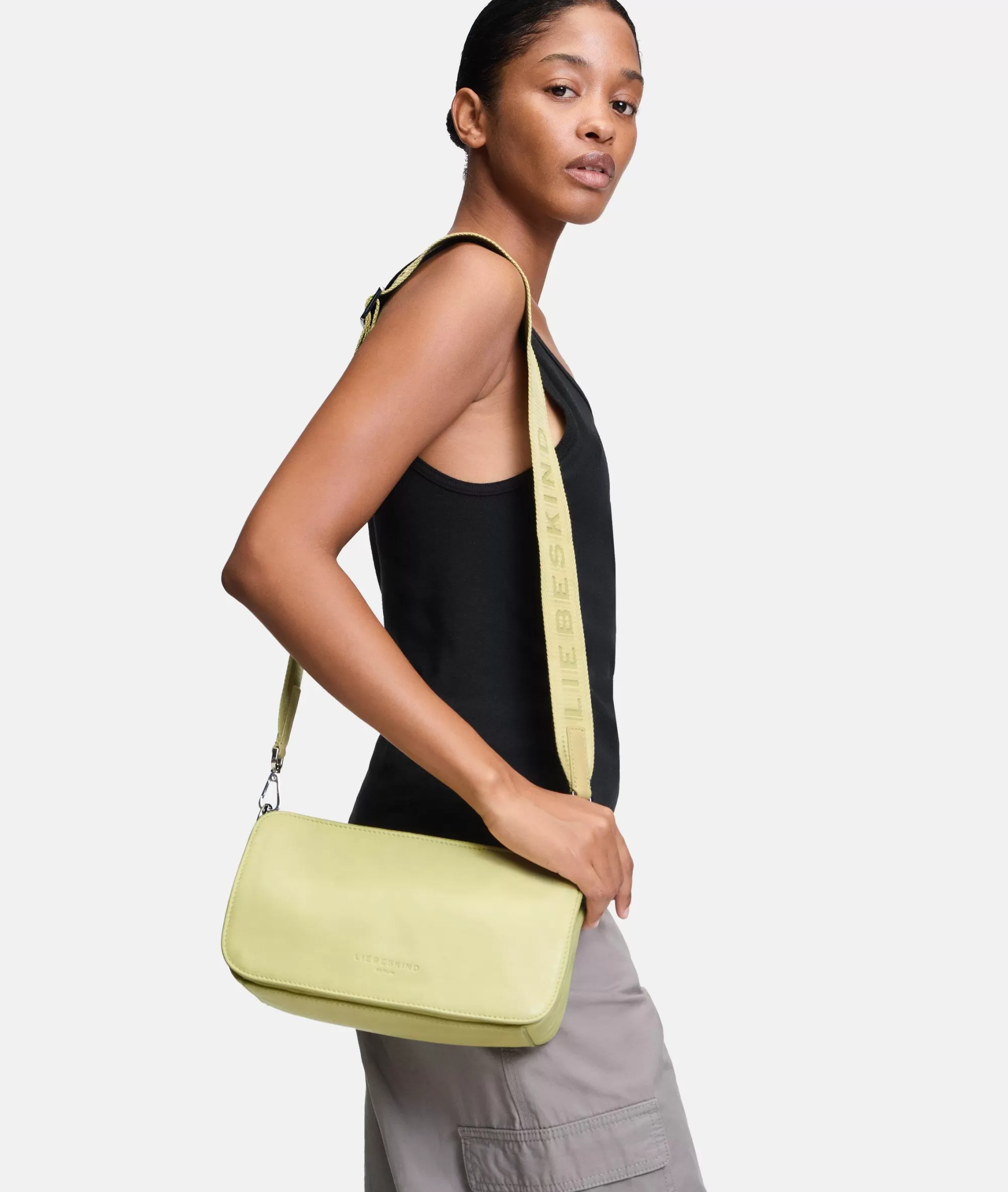 LIEBESKIND BERLIN  Ledertaschen | Umhängetaschen<Clarice Crossbody M helleszitrone