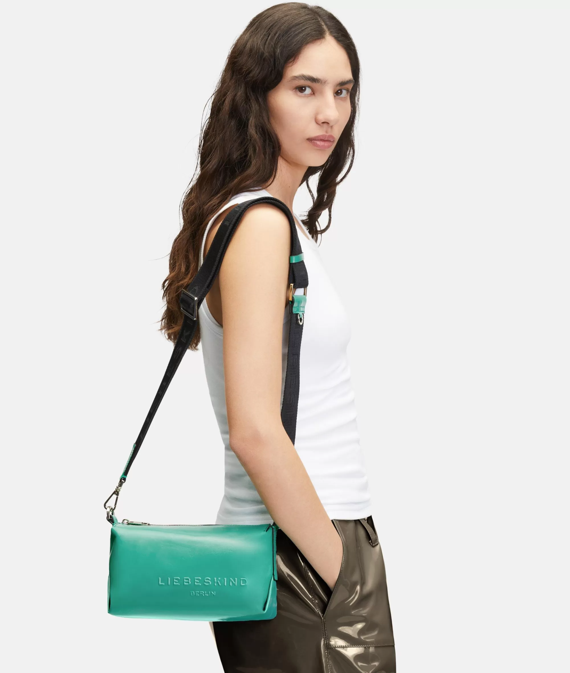 LIEBESKIND BERLIN  Ledertaschen | Umhängetaschen<Elvira Camera Bag S türkis