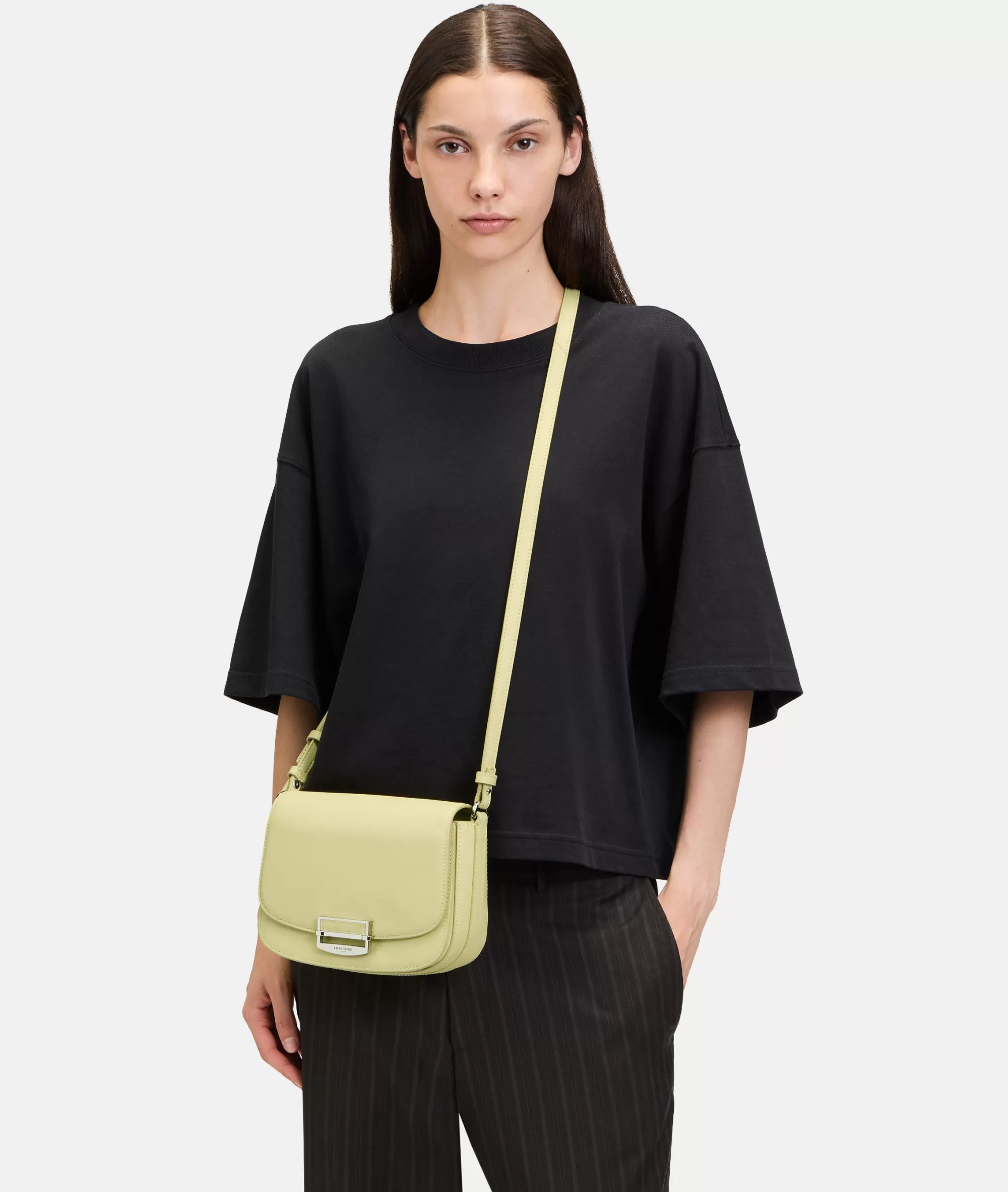 LIEBESKIND BERLIN  Ledertaschen | Umhängetaschen<Ezra Crossbody M helleszitrone
