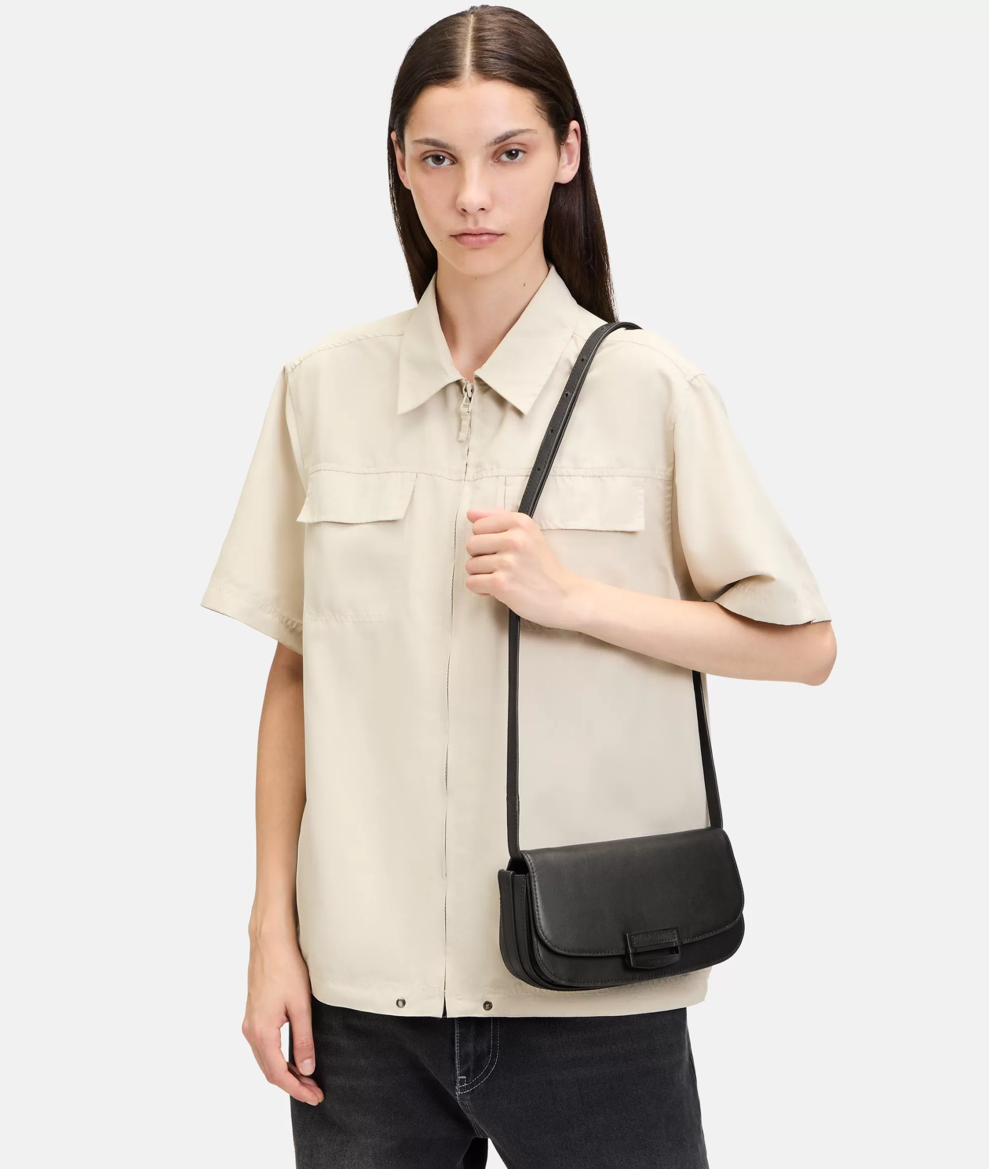 LIEBESKIND BERLIN  Ledertaschen | Umhängetaschen<Ezra Crossbody S schwarz