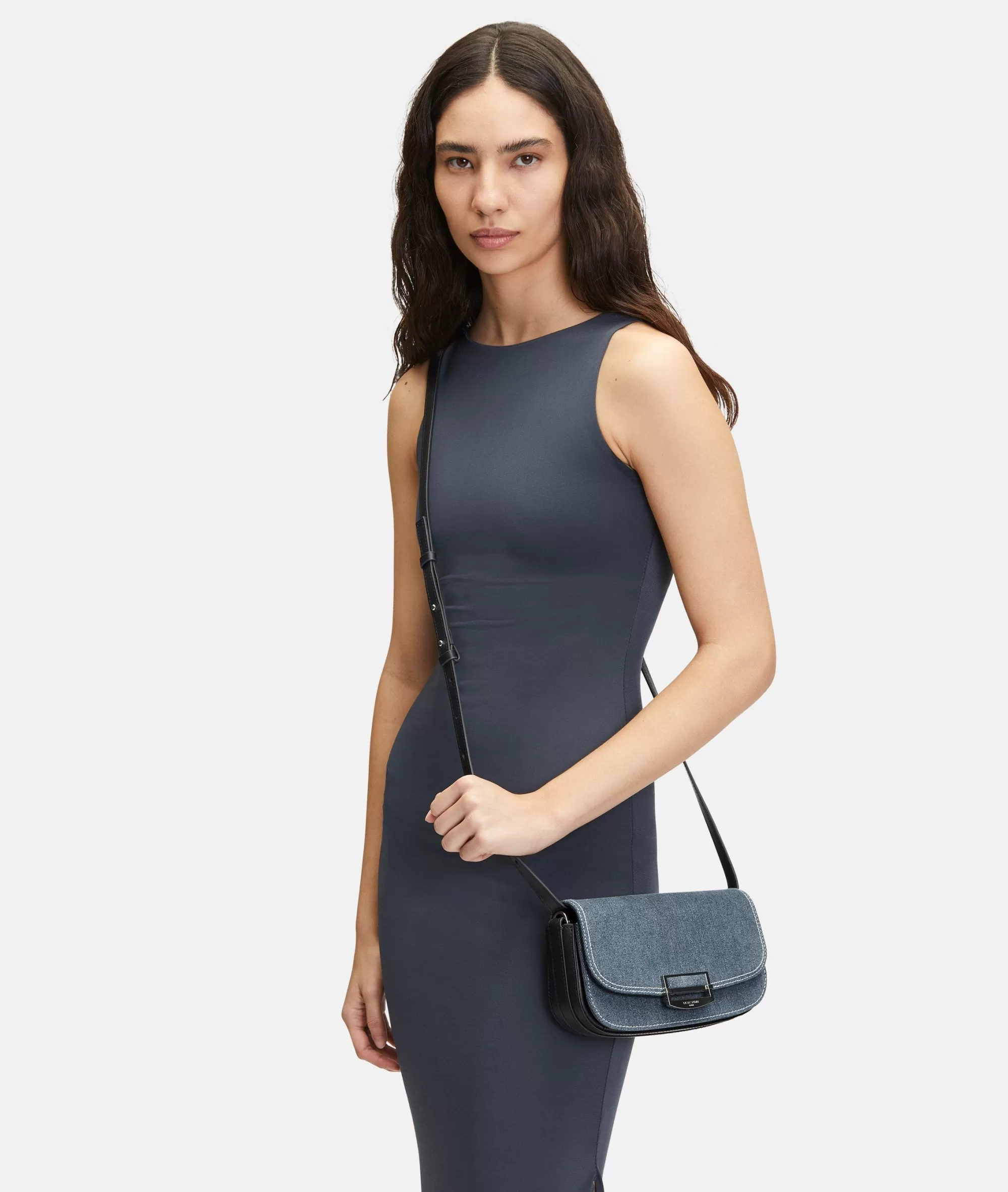 LIEBESKIND BERLIN  Umhängetaschen<Ezra Crossbody S blassblau