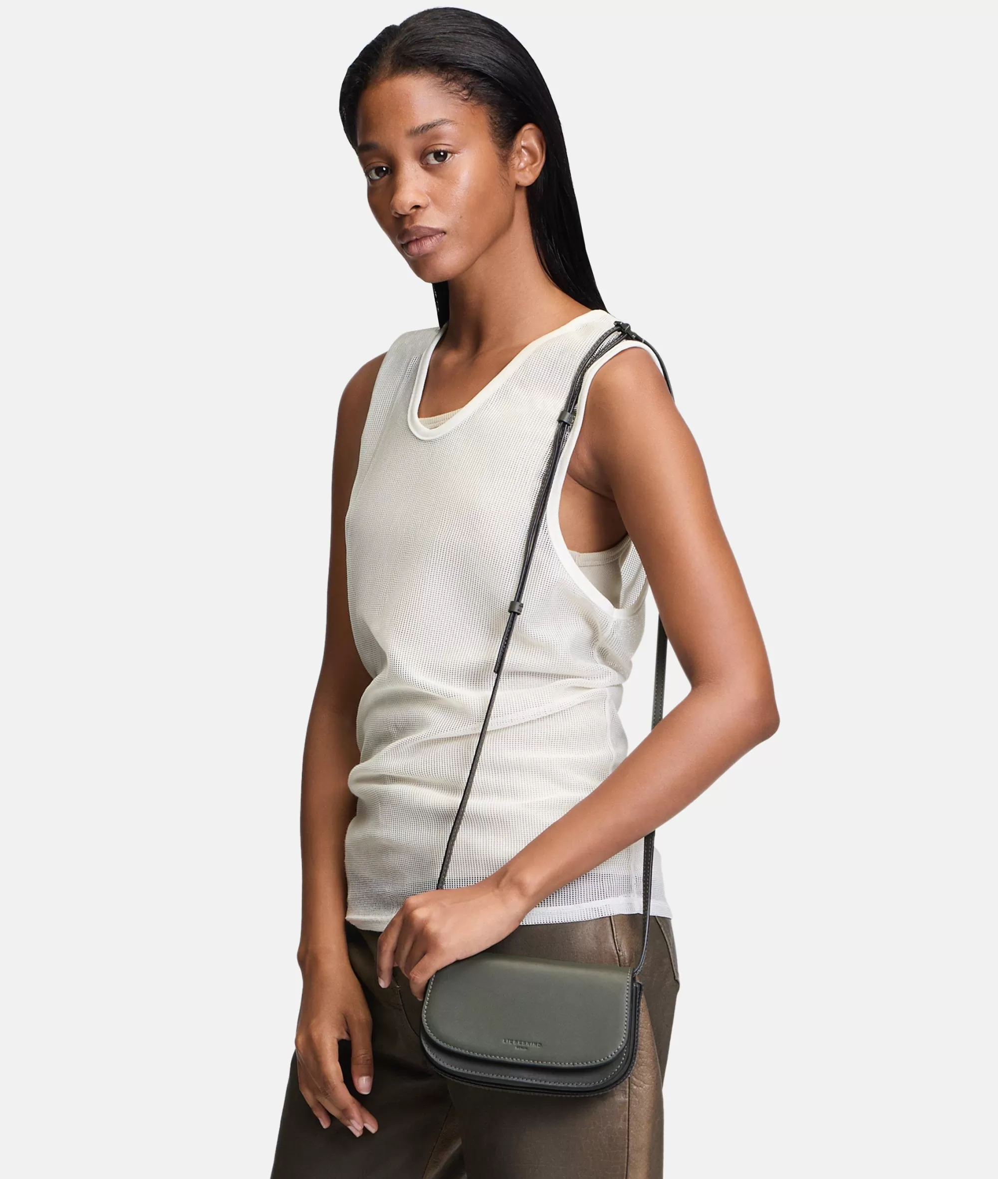 LIEBESKIND BERLIN  Ledertaschen | Umhängetaschen<Ezra Crossbody XS olivgrün