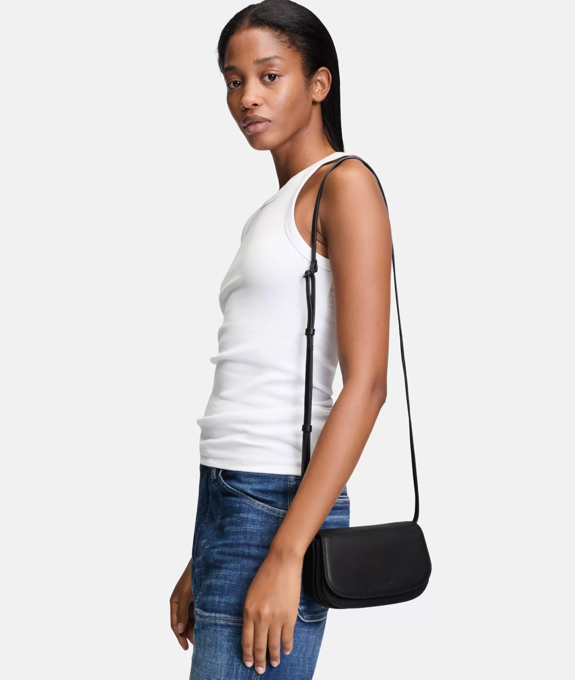 LIEBESKIND BERLIN  Ledertaschen | Umhängetaschen<Ezra Crossbody XS schwarz