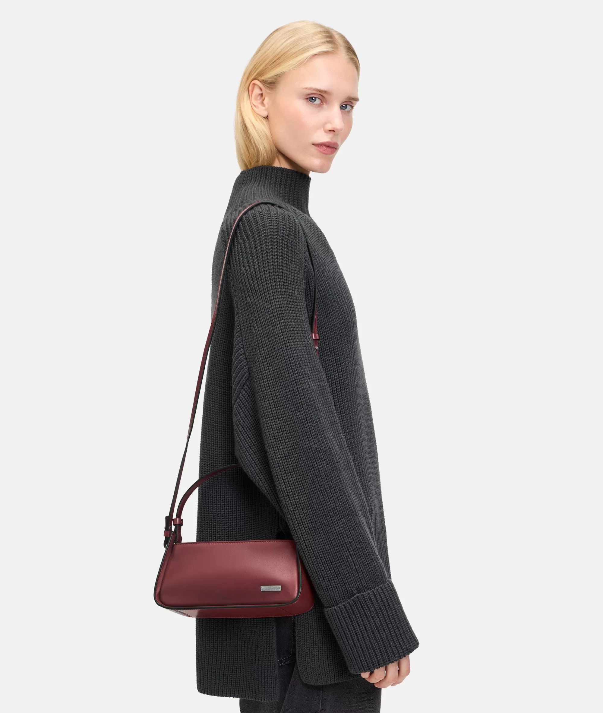 LIEBESKIND BERLIN  Ledertaschen | Umhängetaschen<Franzis Crossbody XS bordeaux