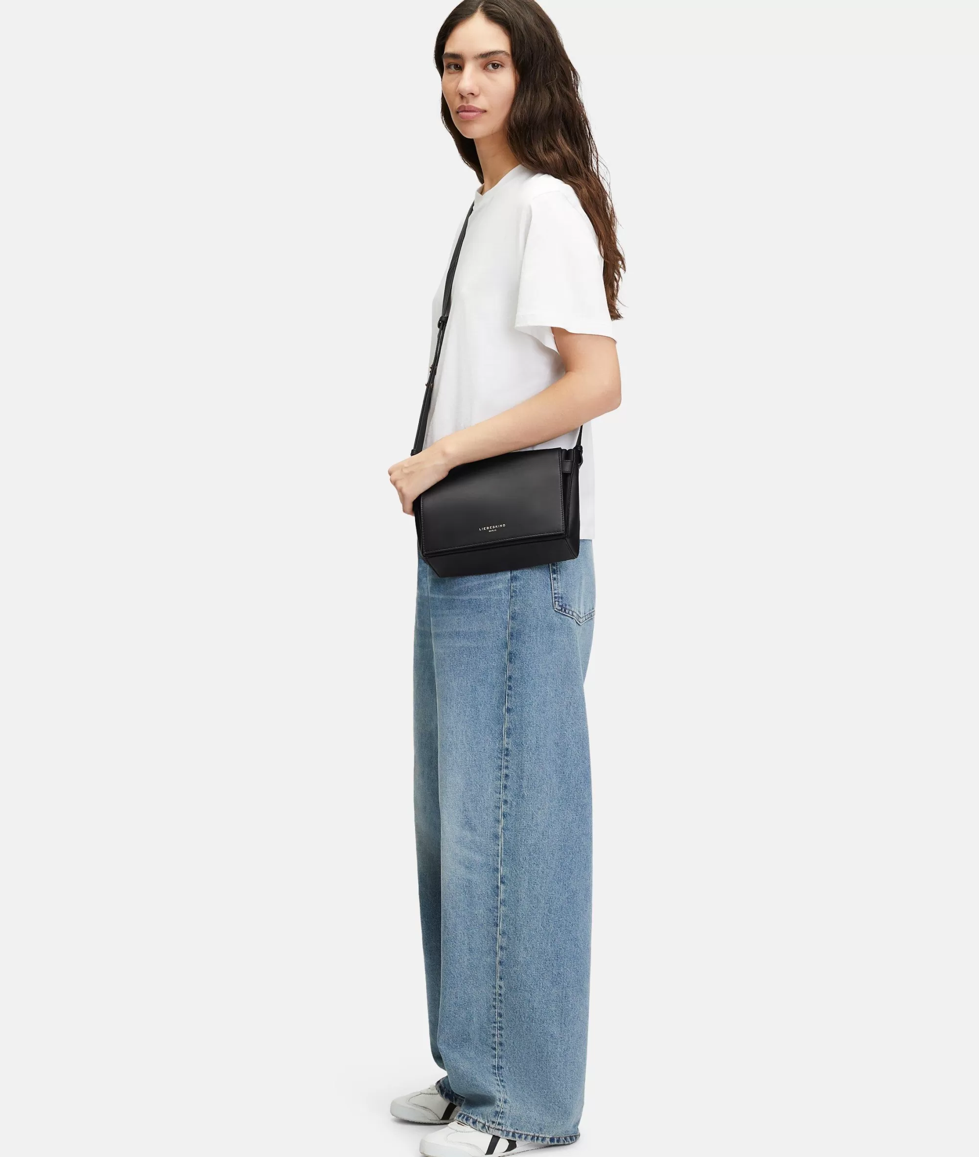 LIEBESKIND BERLIN  Ledertaschen | Umhängetaschen<Hilla Crossbody S schwarz