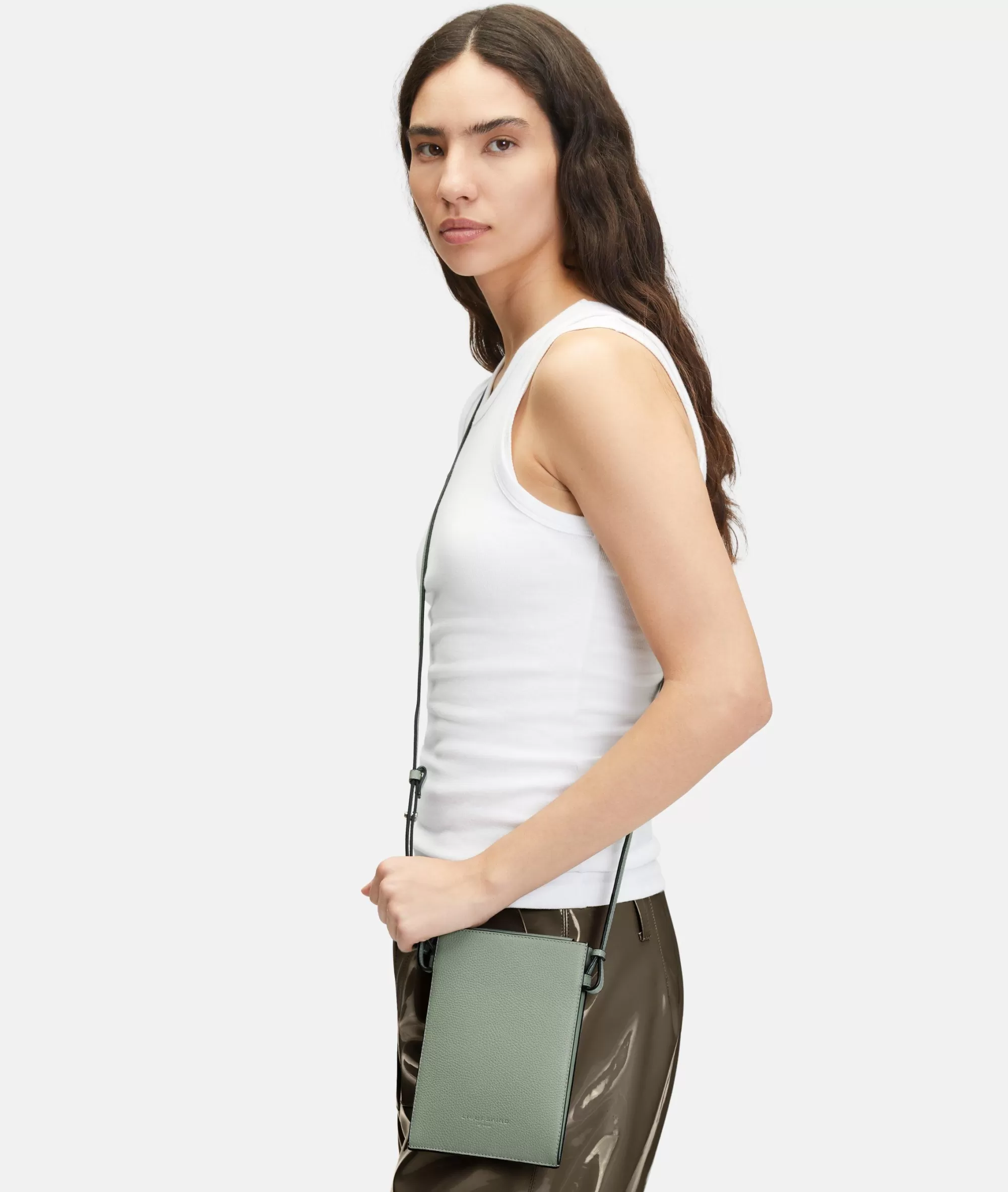 LIEBESKIND BERLIN  Handytaschen<Hilla Mobile Pouch salbeigrün