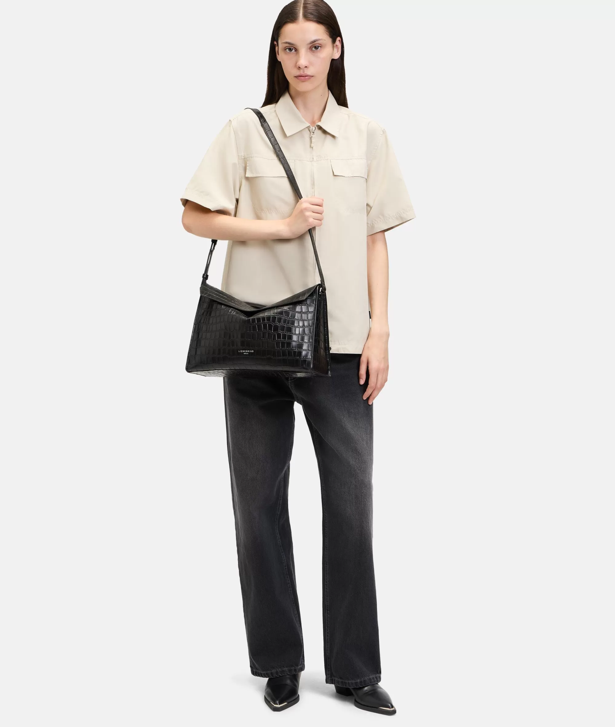 LIEBESKIND BERLIN  Ledertaschen | Umhängetaschen<Kroko Lora Shoulder-Bag M schwarz