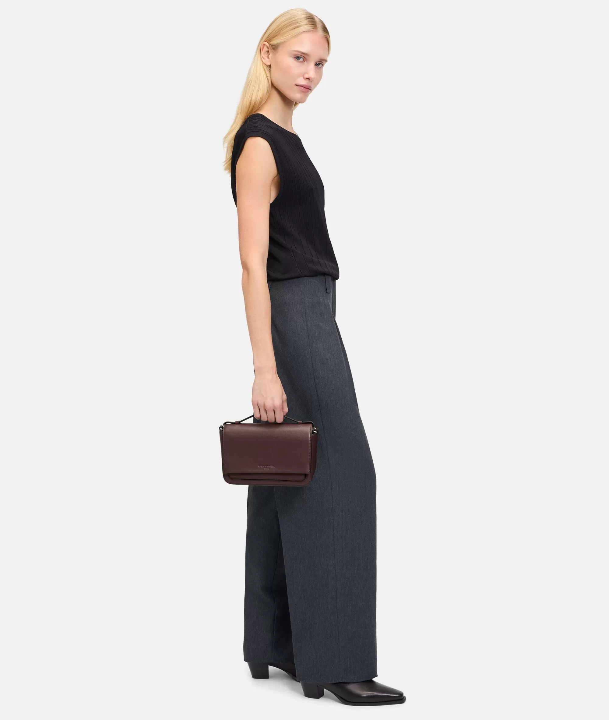 LIEBESKIND BERLIN  Ledertaschen | Umhängetaschen<Lea Crossbody S bordeaux