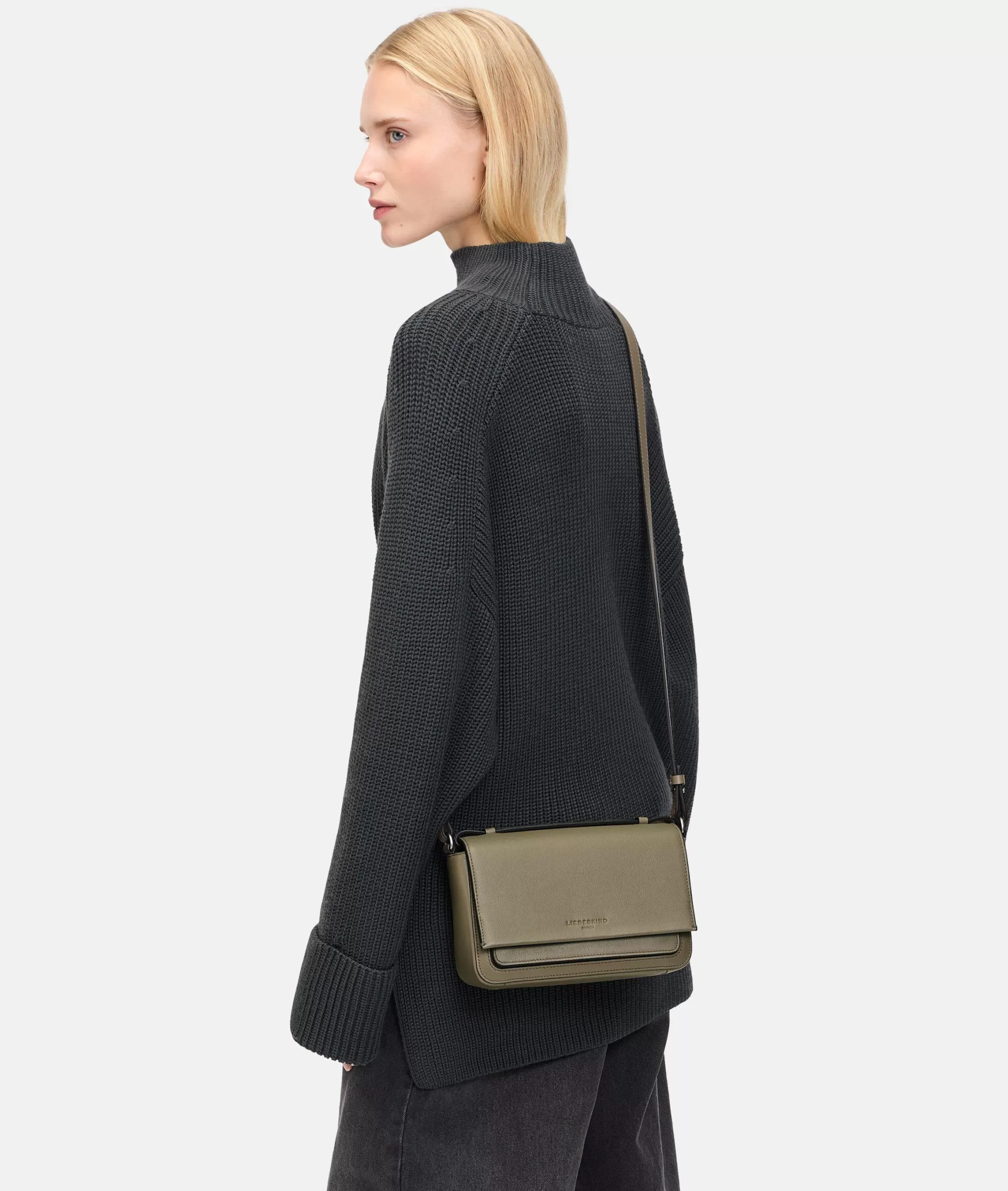 LIEBESKIND BERLIN  Ledertaschen | Umhängetaschen<Lea Crossbody S olivgrün