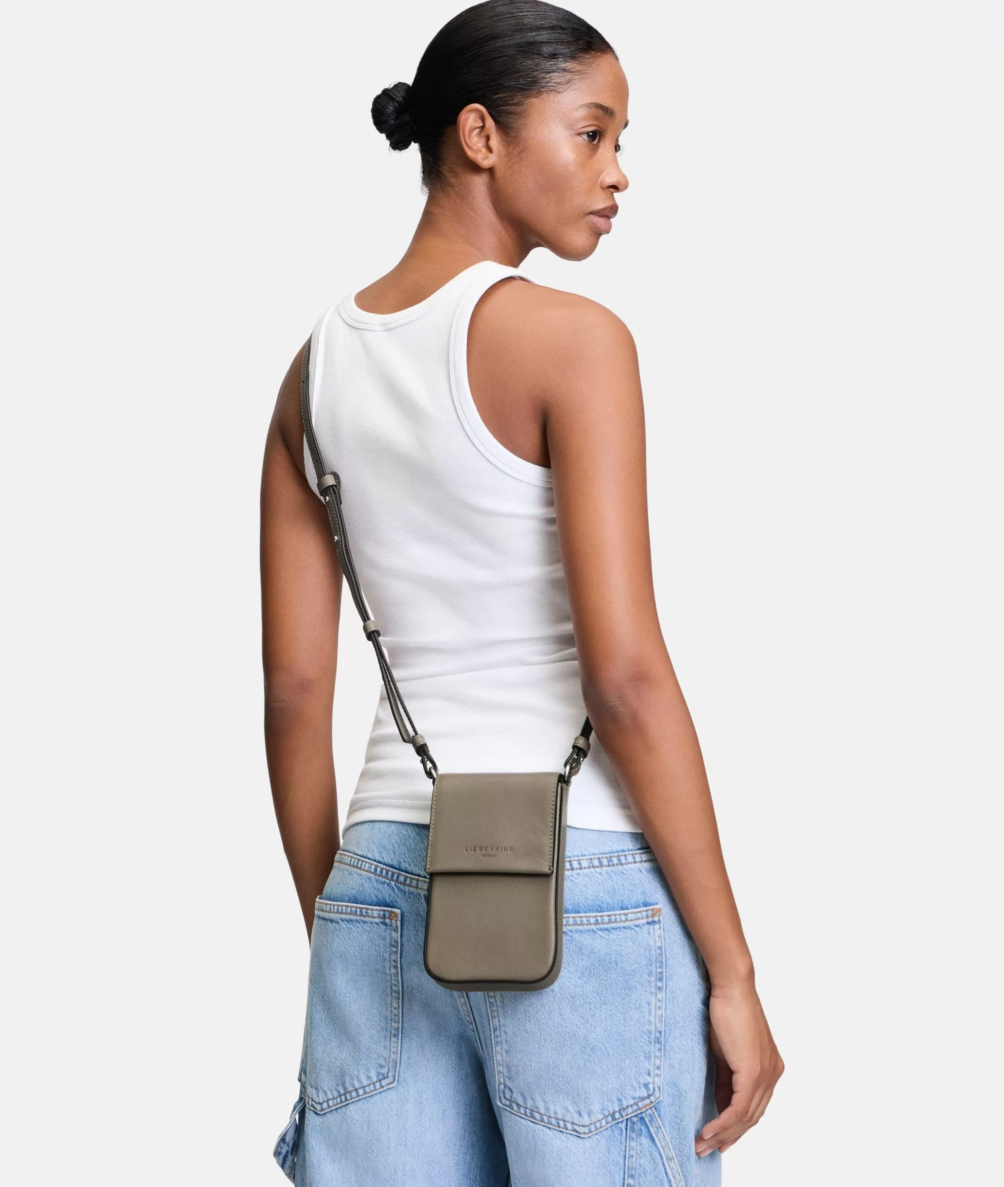 LIEBESKIND BERLIN  Handytaschen<Lea Mobile Pouch olivgrün