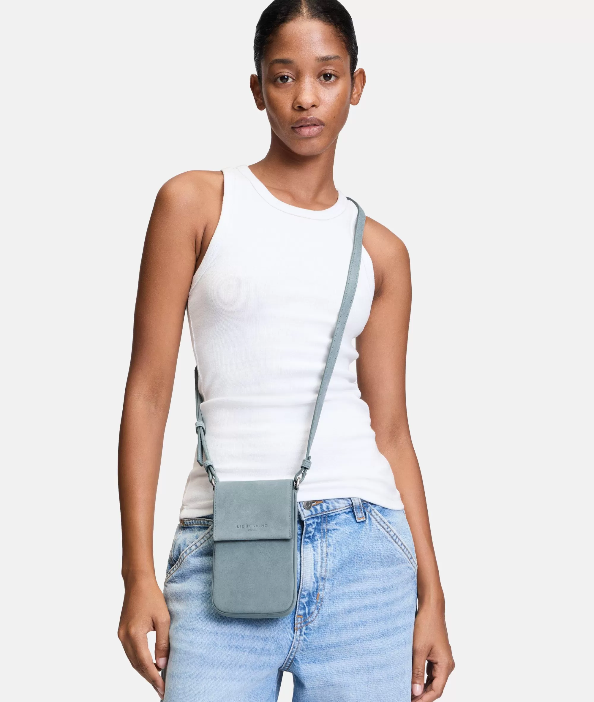 LIEBESKIND BERLIN  Handytaschen<Lea Mobile Pouch blassblau