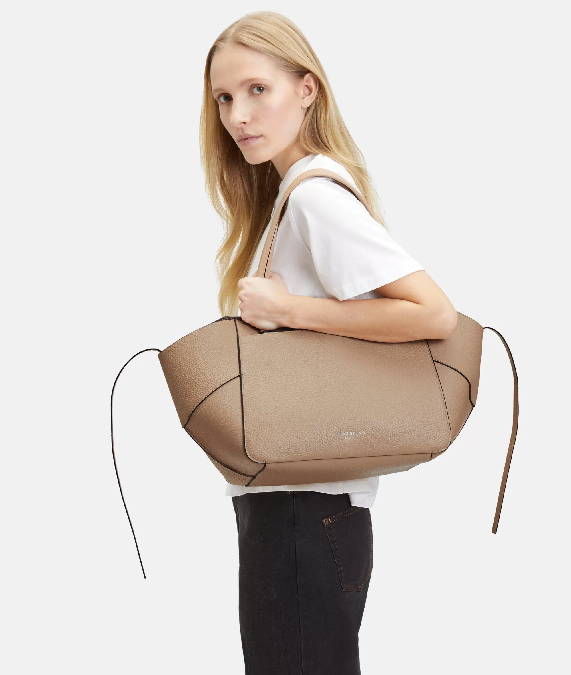 LIEBESKIND BERLIN  Business Bags | Ledertaschen<Lilly Shopper M sandstein