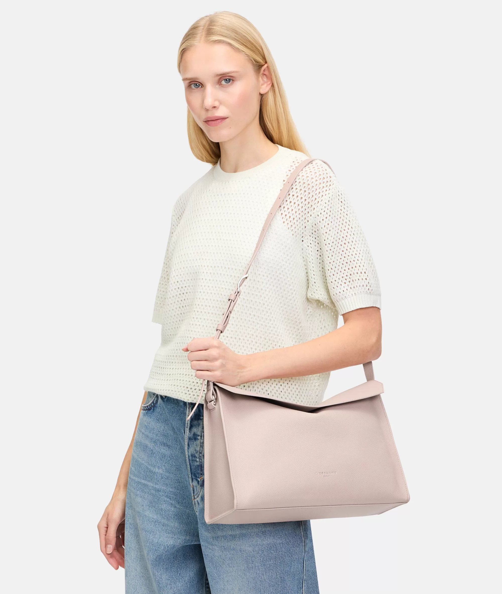 LIEBESKIND BERLIN  Ledertaschen | Umhängetaschen<Lora Crossbody M zartrosa
