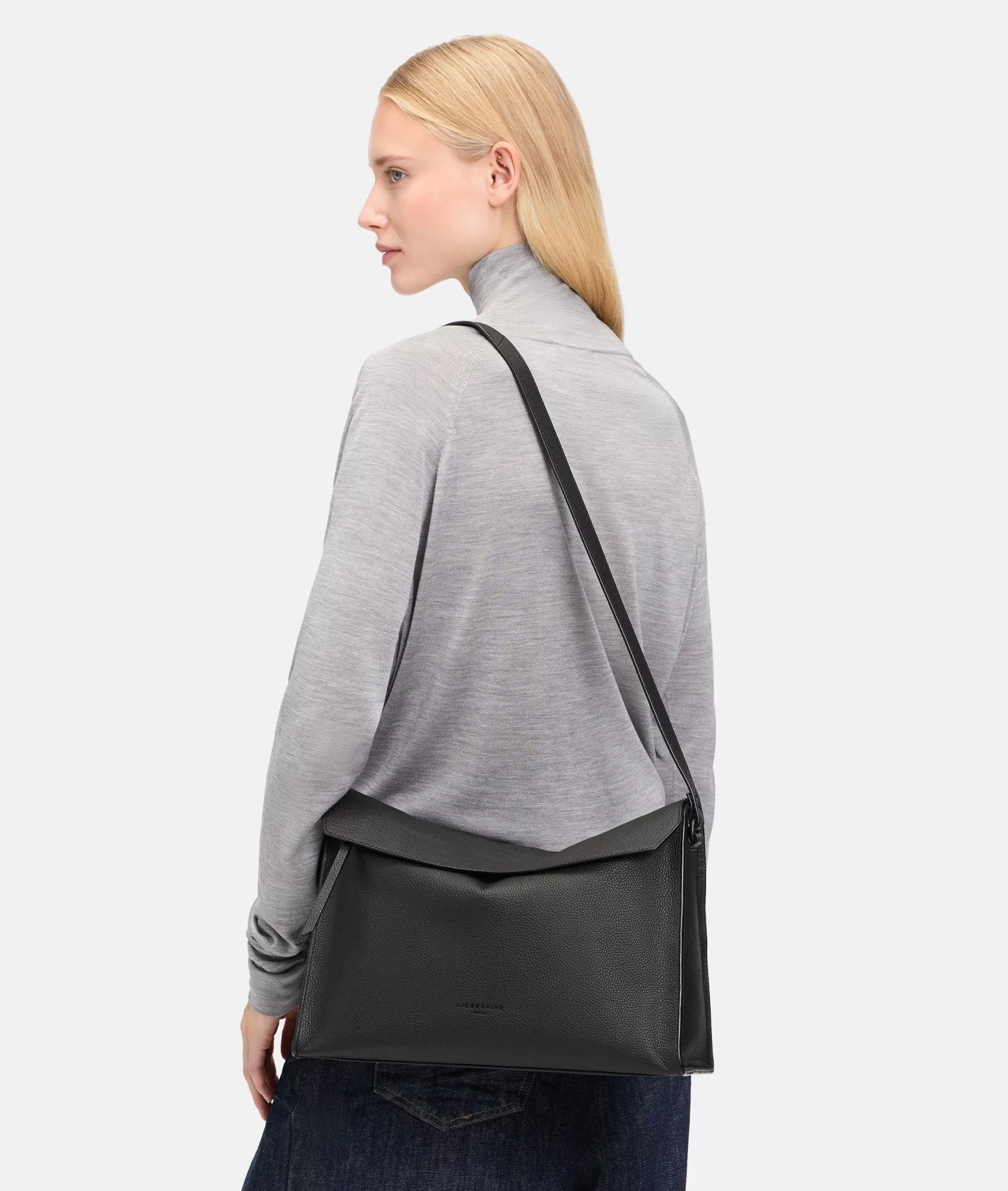 LIEBESKIND BERLIN  Bestseller | Ledertaschen<Lora Crossbody M schwarz
