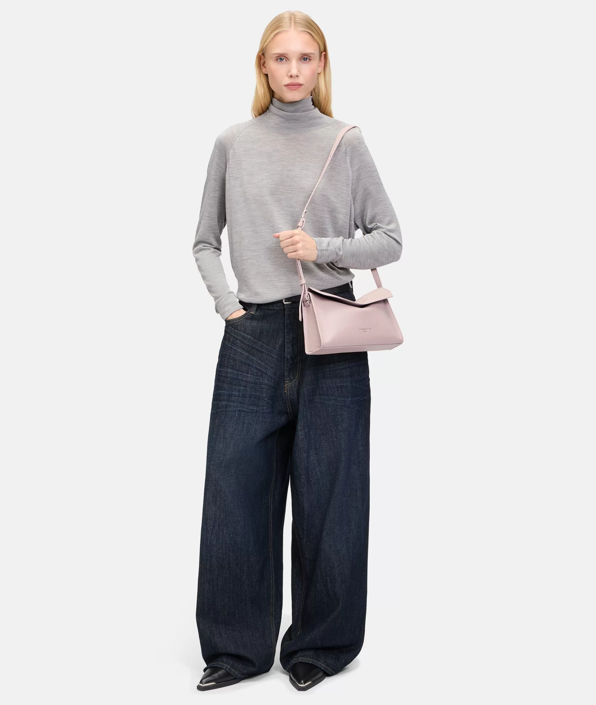 LIEBESKIND BERLIN  Ledertaschen | Umhängetaschen<Lora Crossbody S zartrosa