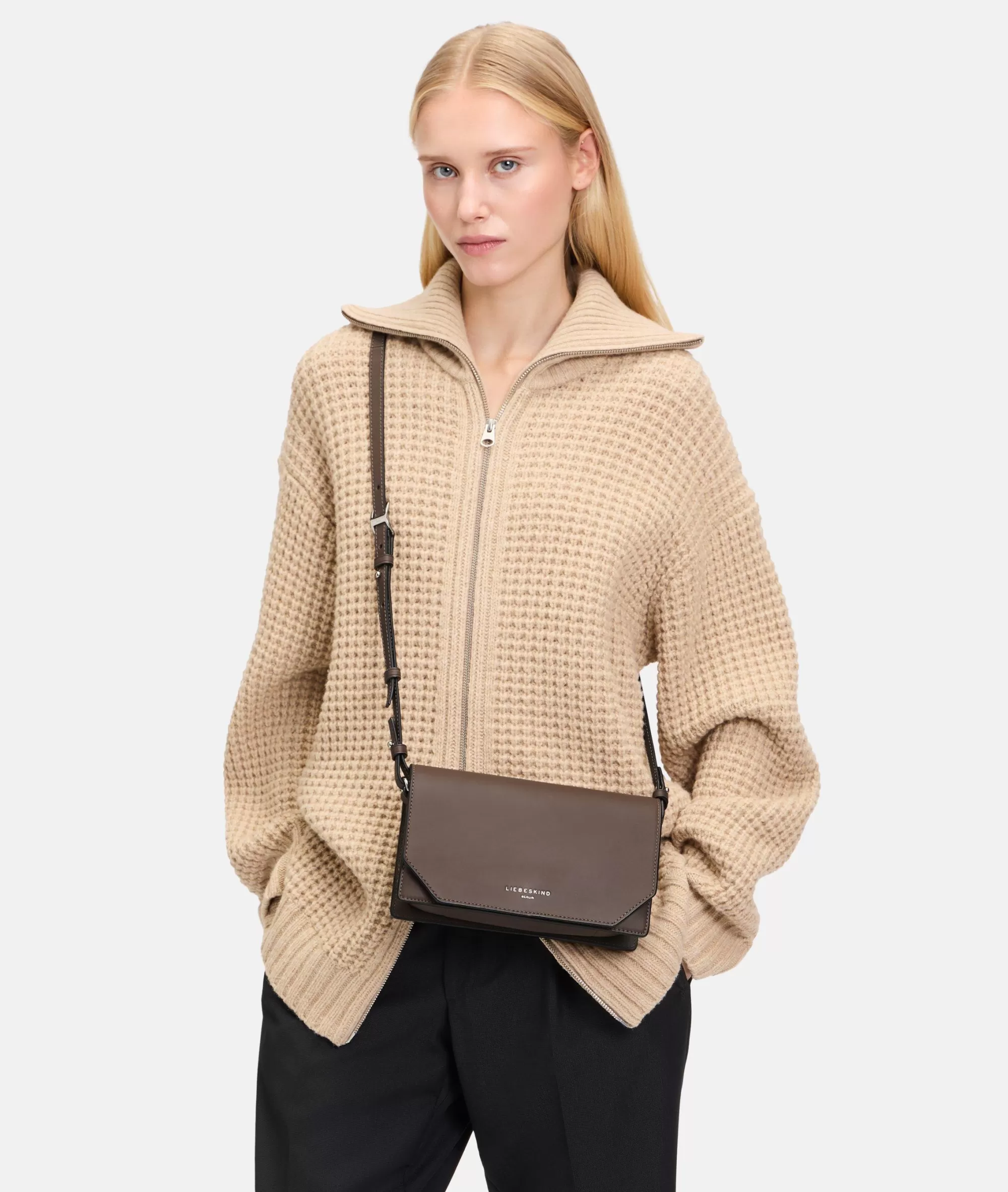 LIEBESKIND BERLIN  Ledertaschen | Umhängetaschen<Lora Crossbody S zimt