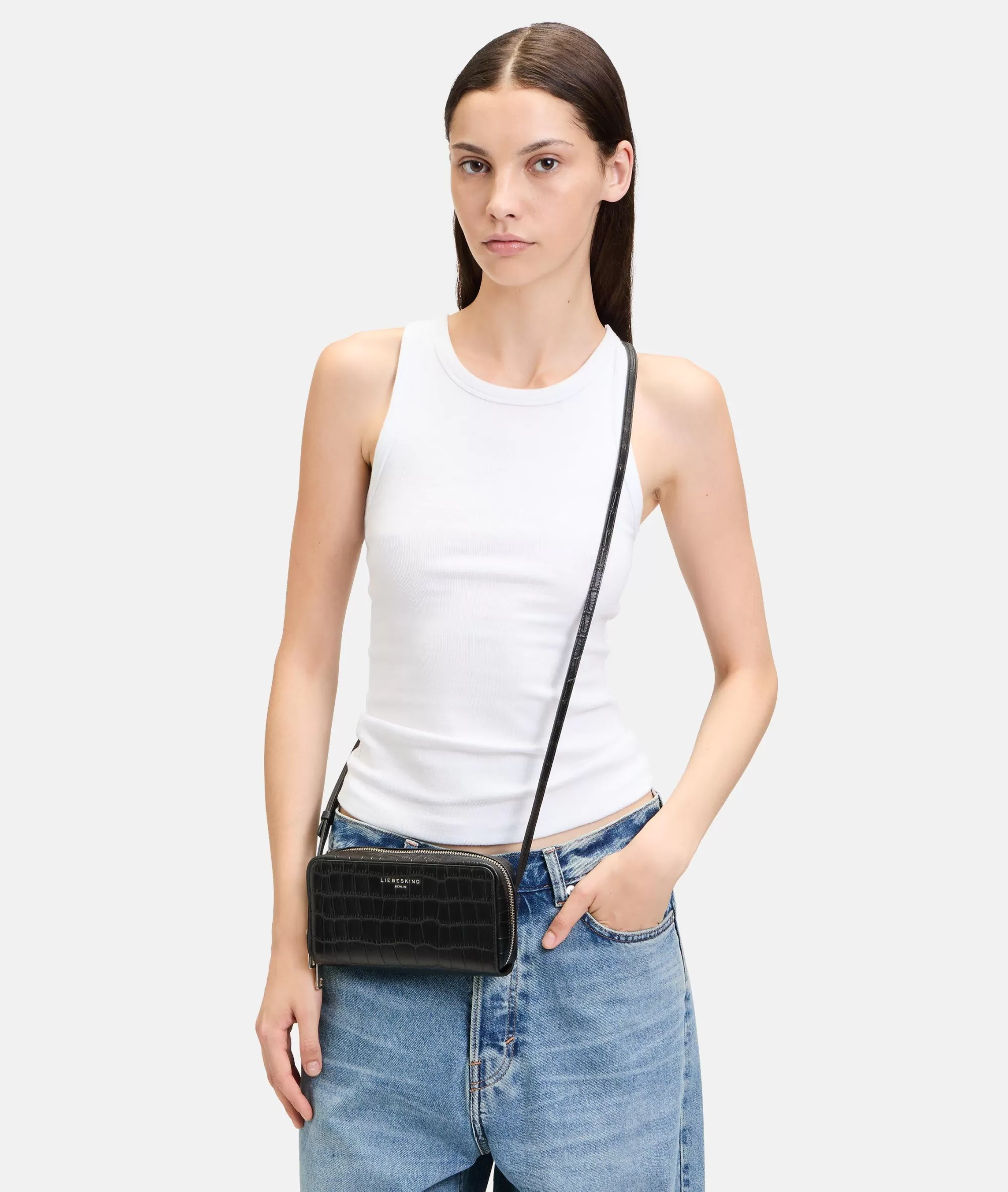 LIEBESKIND BERLIN  Ledertaschen | Umhängetaschen<Lou Crossbody XS schwarz