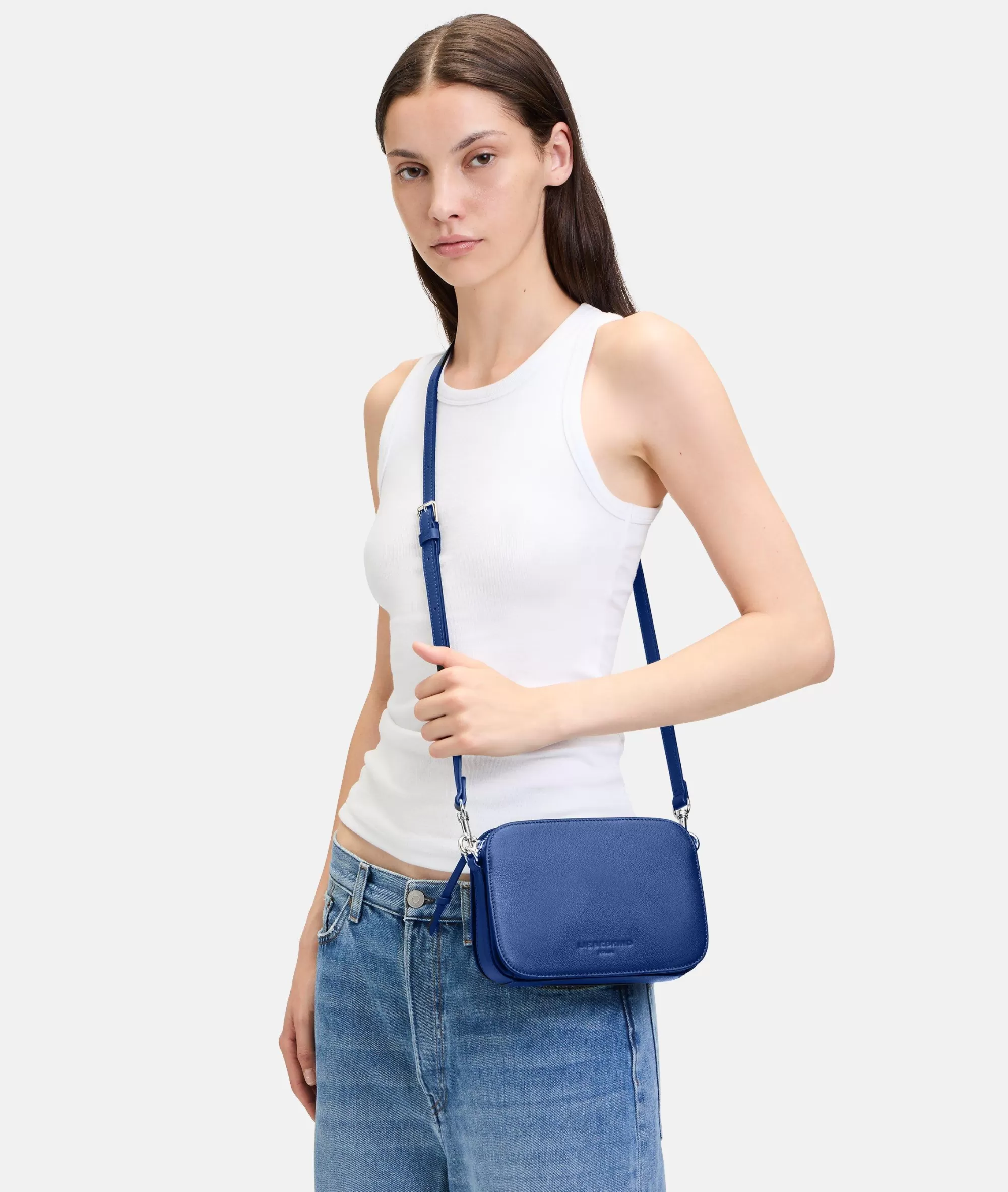LIEBESKIND BERLIN  Ledertaschen | Umhängetaschen<Luka Crossbody royalblau