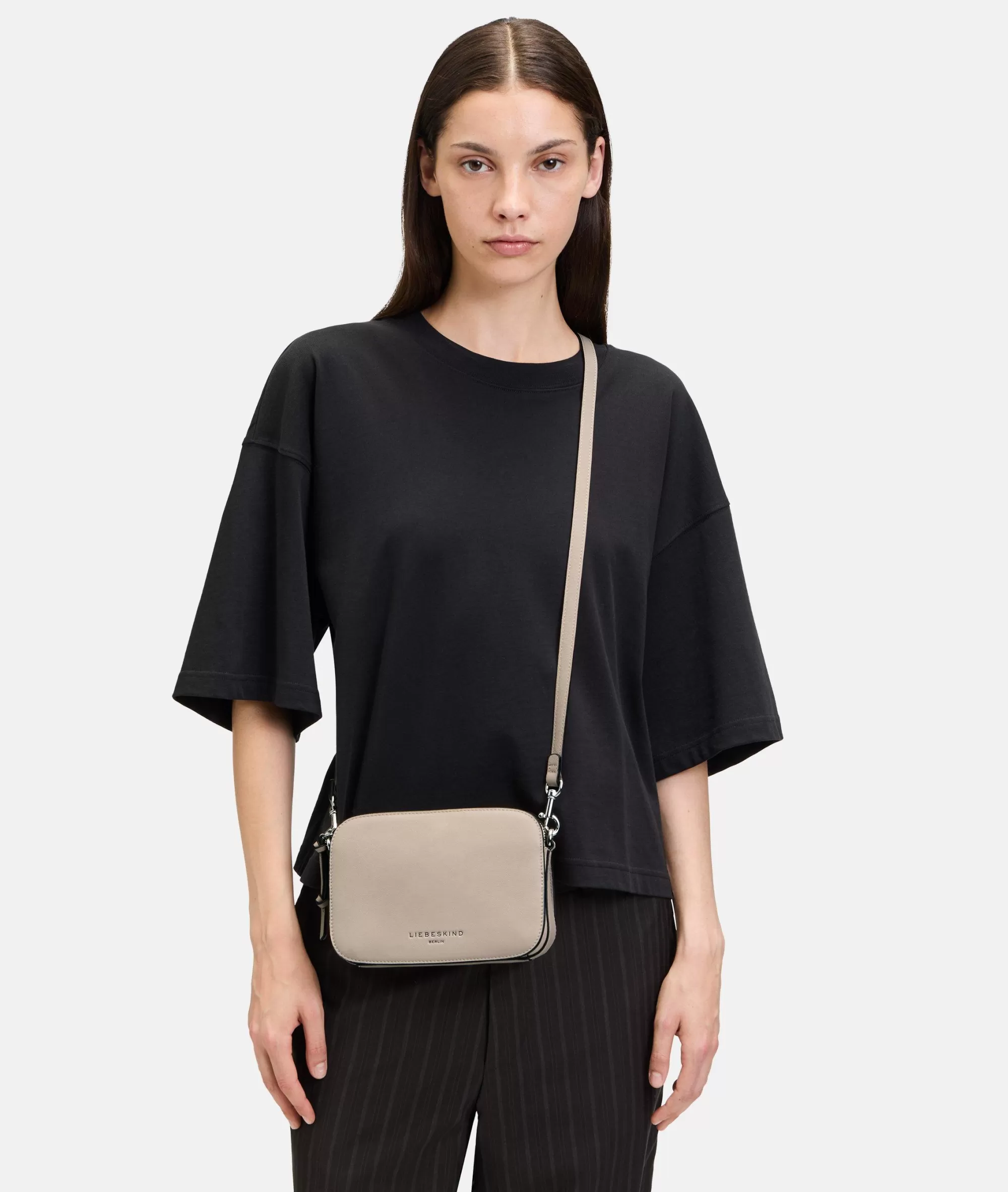 LIEBESKIND BERLIN  Ledertaschen | Umhängetaschen<Luka Crossbody beige