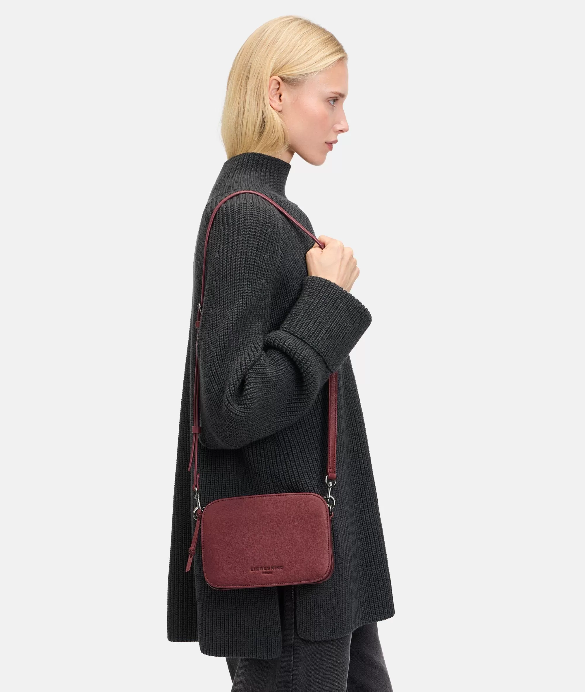 LIEBESKIND BERLIN  Ledertaschen | Umhängetaschen<Luka Crossbody S bordeaux