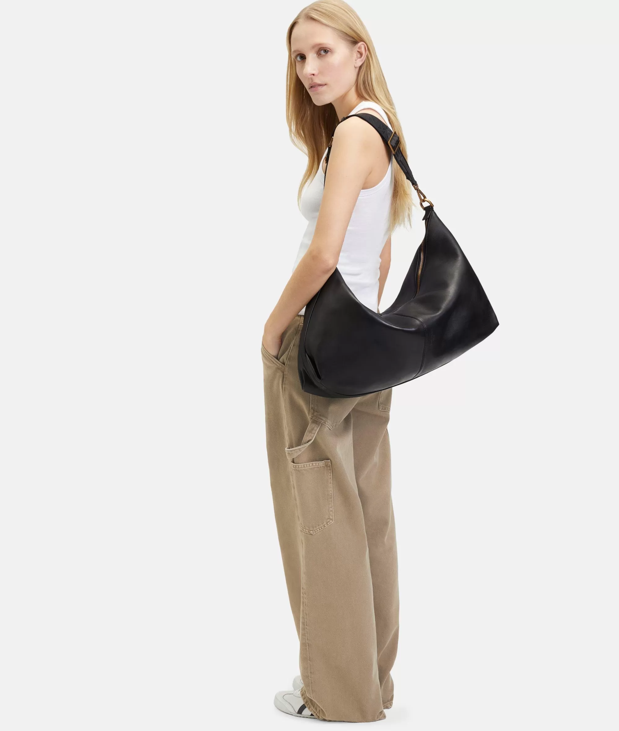LIEBESKIND BERLIN  Ledertaschen | Schultertaschen<Paris Hobo L schwarz
