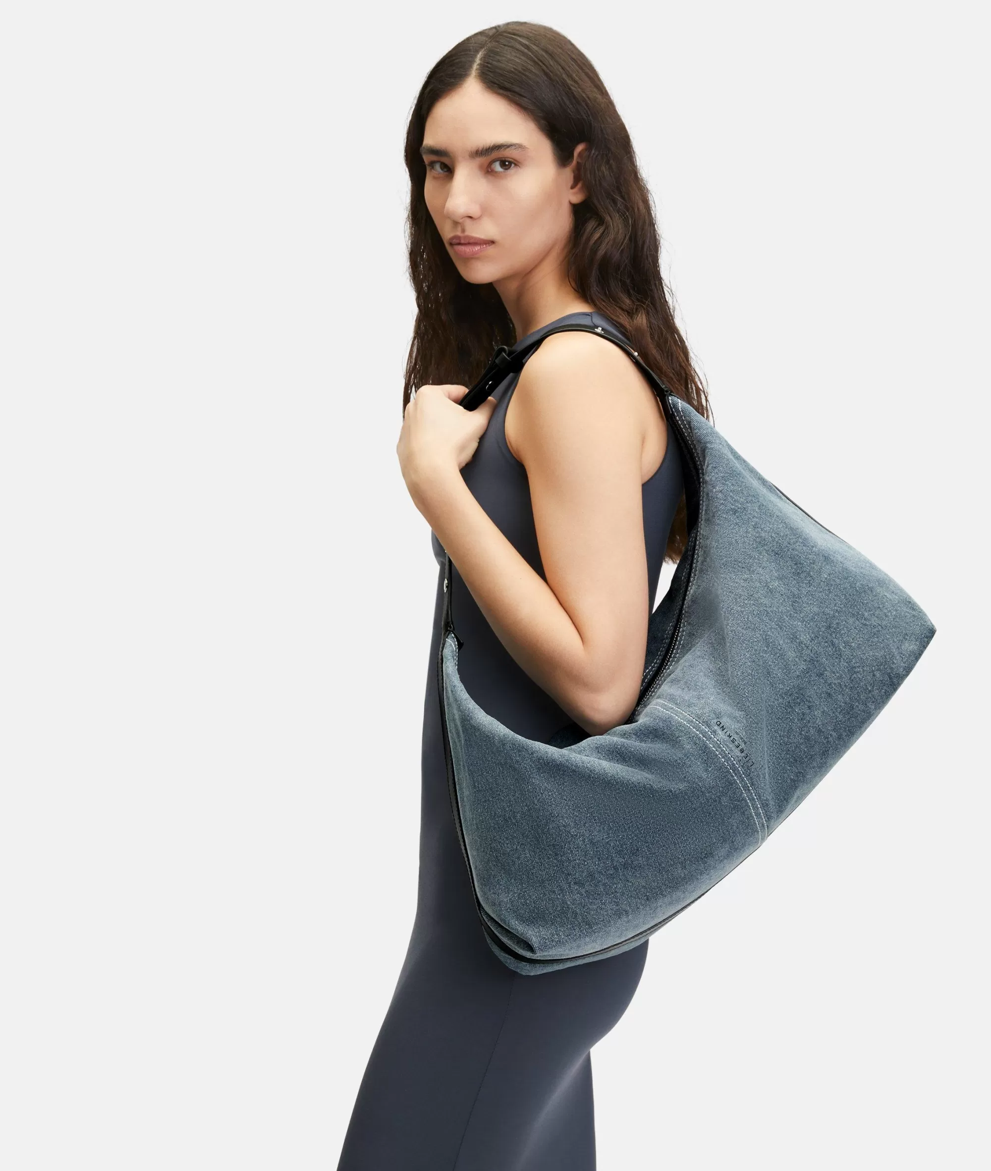 LIEBESKIND BERLIN  Schultertaschen<Paris Hobo L blassblau