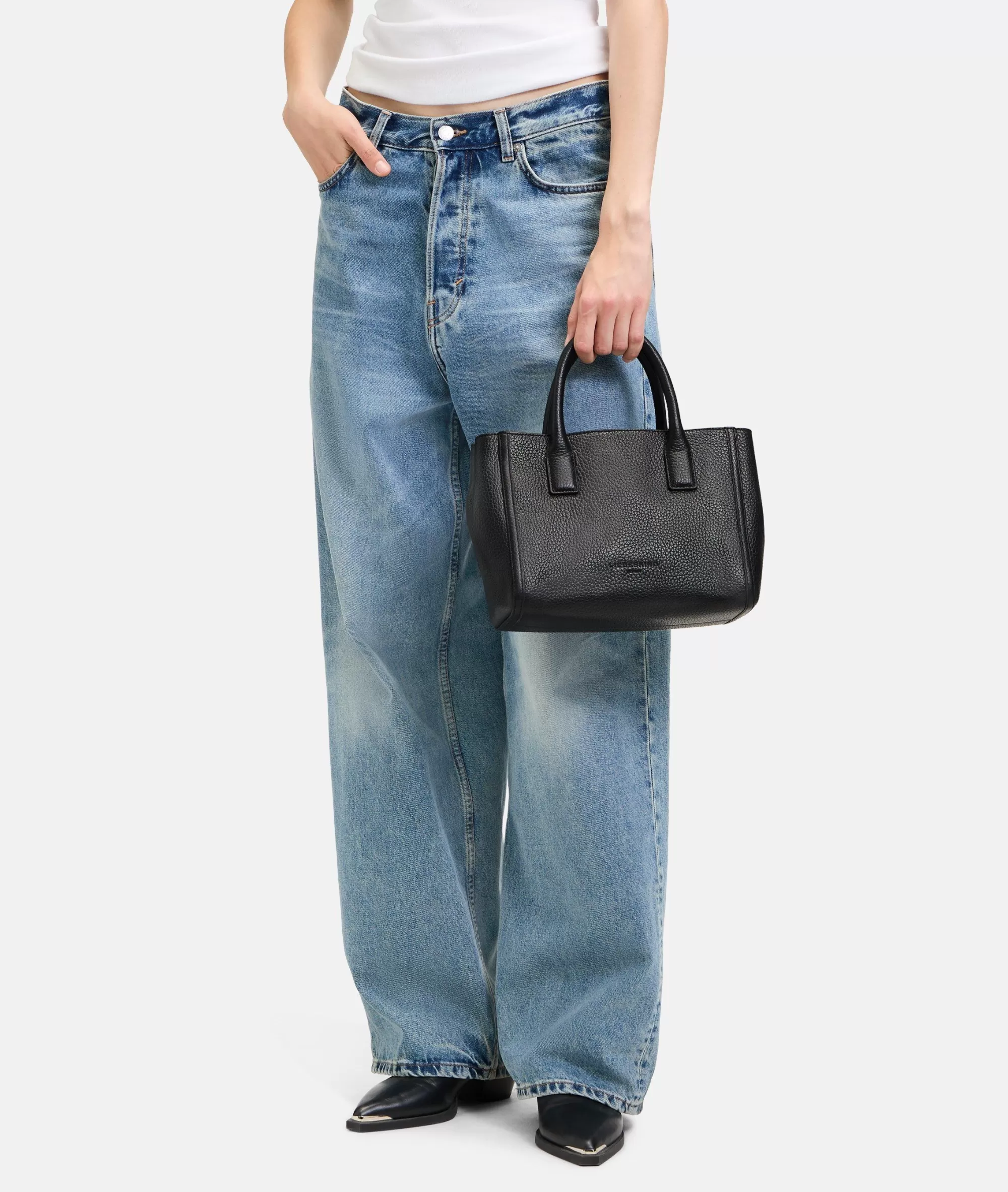 LIEBESKIND BERLIN  Ledertaschen | Umhängetaschen<Shopper Crossbody S schwarz